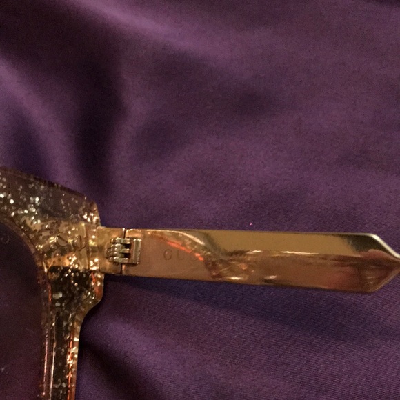 🤩🤩Authentic GUCCI Sunglasses🤩🤩 - Picture 4 of 8